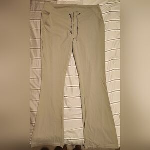COLUMBIA Tan Stretch Tie Snap & Zip Closure 2 Front 1 Back Pocket Pants Size 10